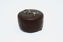 Load image into Gallery viewer, ChocoEve Dark Chocolate Caramel Cup with French Gray Sea Salt - 8 Piece Gift Box